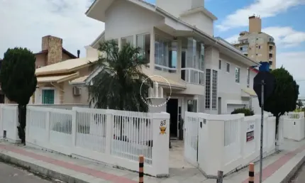 Casa com 3 quartos à venda na Rua Varese, 83, Pagani, Palhoça
