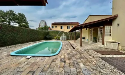 Casa de 154m² privativos no centro de palhoça/sc. - plc