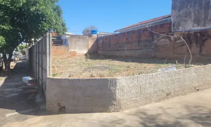 Terreno à venda na Rua Rodrigues Alves, Alto Cafezal, Marília