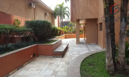 Descubra o conforto e a praticidade de morar em um espaçoso apartamento de 100m² no coração do Jardim Bela Vista, em Santo André. Com três dormitórios, sendo uma suíte, e quatro banheiros, este imóvel