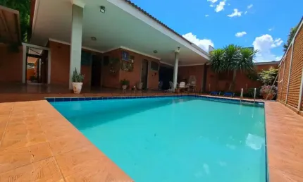 Casa de 263m² com 04 quartos disponível para locação - Alto da Boa Vista.