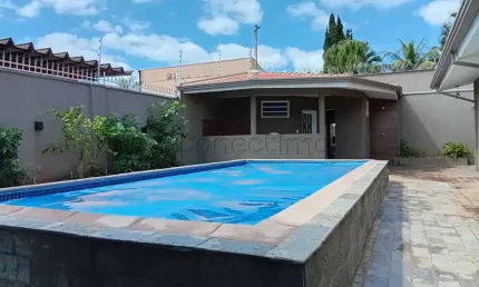 Casa padrão de 280m² com 03 quartos sendo 01 suíte disponível para locação - Parque Residencial Lagoinha.