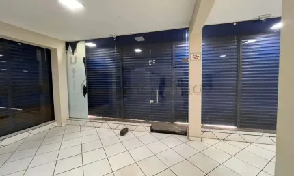Prédio comercial de 570m² - 04 banheiros e 03 salas disponível para locação - jardim paulistano