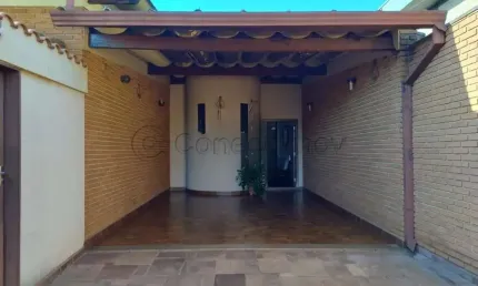 Casa padrão de 110m² com 03 quartos sendo 01 suíte disponível para locação - Jardim São Luiz.