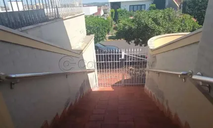 Casa de 206m² 03 quartos sendo 01 suíte disponível para locação - Alto da Boa Vista.