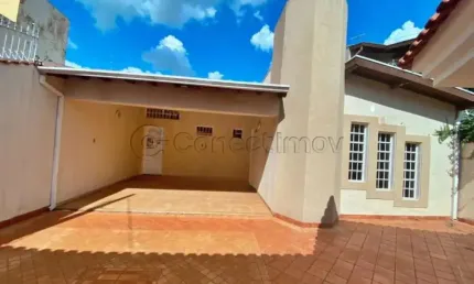Casa de 160m² com 03 quartos sendo 01 suíte disponível para locação e venda - Jardim Califórnia.