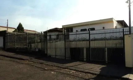 Casa de 454m² disponível para venda e locação - Alto da Boa Vista.