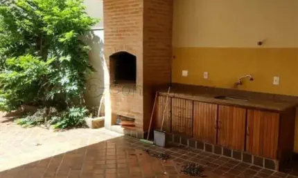 Casa de 383m² com 06 dormitórios sendo 04 suítes disponível para locação e venda - Alto da Boa Vista.
