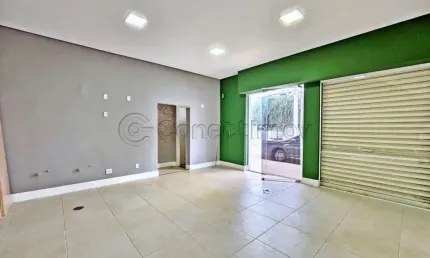Sala comercial de 30m² com 02 banheiros para locação - Vila Seixas