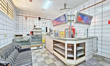 Casa de 187m² com 02 quartos disponível para locação e venda - Vila Tibério