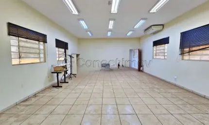 Sala comercial de 112m² com 02 banheiros para locação no bairro jardim jóquei clube