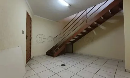 Excelente Localização e Conforto - Encontre Seu Novo Salão Comercial com a Imobiliária Conectimov.