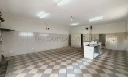 Excelente Localização e Conforto - Encontre Seu Novo Salão Comercial com a Imobiliária Conectimov.