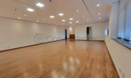 Sala de 82m² com 02 banheiros para locação e venda - centro