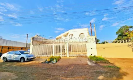 Casa de 463m² com 04 quartos sendo 04 suítes disponível para venda e locação - Alto da Boa Vista.