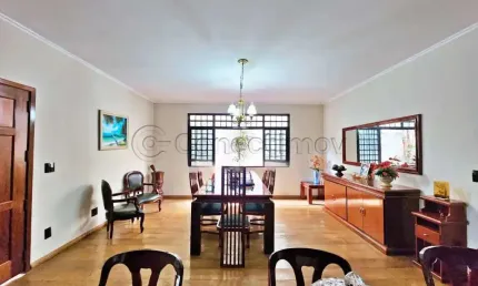 Casa de 320m² com 03 quartos sendo 01 suíte disponível para venda e locação - Ribeirânia