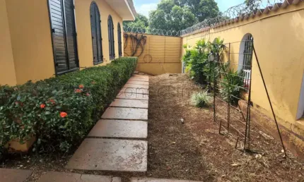 Casa sobrado de 585m² com 07 quartos sendo 05 suítes disponível para venda - Alto da Boa Vista.