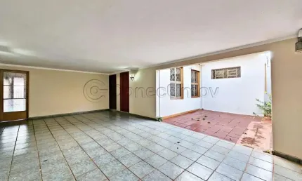 Casa de 206m² com 03 quartos sendo 03 suítes disponível para venda - Jardim Paulista.