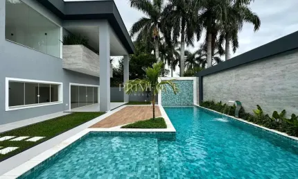 Casa triplex condomínio santa mônica jardins barra da tijuca