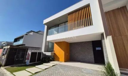 Casa triplex condomínio villa blanca i recreio dos bandeirantes