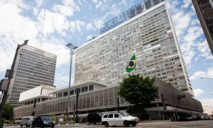 Conjunto a venda no conjunto nacional avenida paulista com 105m², 4 salas, copa e hall de repção.