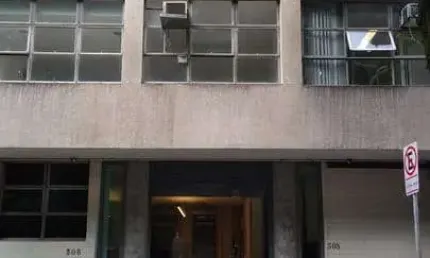 Conjunto comercial com 145 m2 Rua Luis Coelho com Haddock Lobo