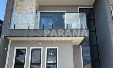 SOBRADO COM ACABAMENTO MODERNO E UMA LINDA PISCINA NO BAIRRO NAÇÕES