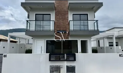 Casa Sobrado a venda com 02 Dormitórios sendo 02 Suítes em Forquilhas/ São José, SC
