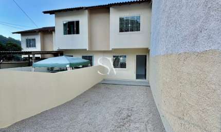 Casa Sobrado de 02 Dormitórios com amplo terreno no bairro Tarumã- Potecas- São José-SC