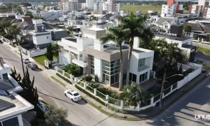 Casa a venda com 03 dormitórios sendo 01 suíte em pedra branca/ palhoça,sc