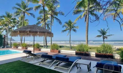 Casa pé na areia a beira mar na praia de riviera, bertioga/sp
