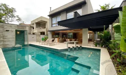 Casa à venda no bairro Riviera de São Lourenço - Bertioga/SP
