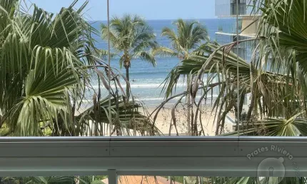 Apartamento com vista para o mar e a 50 metros da pra da riviera.