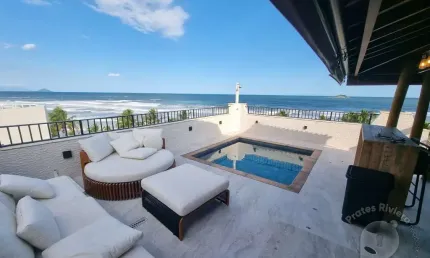 Cobertura pé na areia à venda em Riviera de São Lourenço