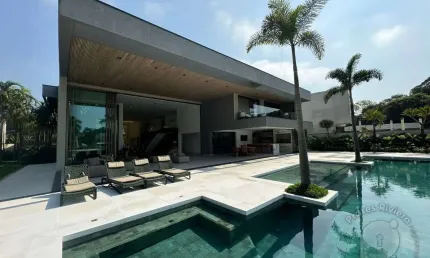 Casa alto padrão a venda em em riviera no golfe club