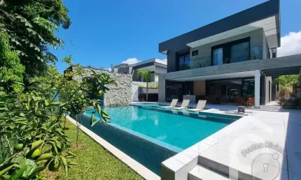 Casa à venda no bairro Riviera de São Lourenço - Bertioga/SP