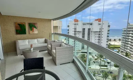 Apartamento com vista para o mar e a 50 metros da pra da riviera.