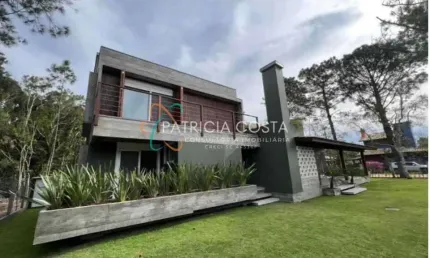 Casa alto padrão condomínio maranata ii - garopaba-sc