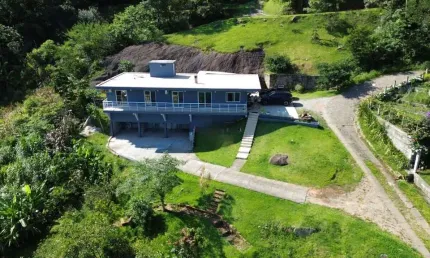 Excelente casa térrea na costa do macacu, em garopaba/sc.