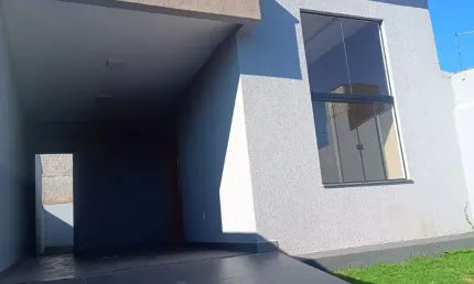 Lindissíma casa 3 quartos sendo 1 suíte pé direito alto