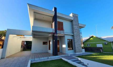 Lindíssima casa moderna com 3 Dormitórios(suíte) em terreno de 540m2