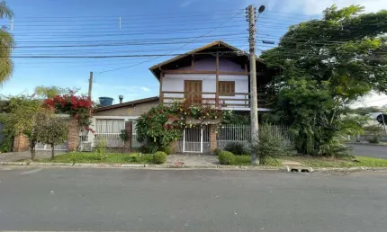 Casa 3 dormitórios de 250m2 à venda em Campo Bom  RS