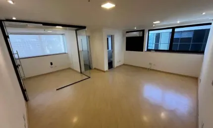 Casa para alugar na Avenida Angélica, 672, Santa Cecília, São Paulo