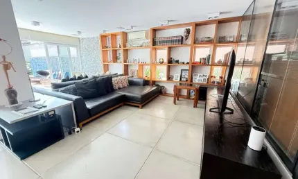 Casa com 350 m², 4 quartos sendo 4 suítes para alugar no bairro Alto de Pinheiros.