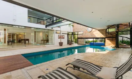 Oportunidade - Casa com 700 m², 5 quartos sendo 4 suítes à venda no bairro Boaçava.
