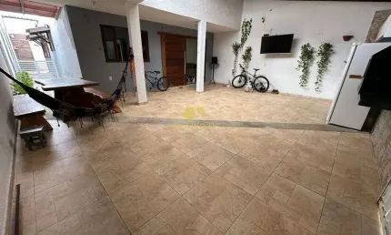 Casa à Venda no Graciliano Ramos – Espaço, Conforto e Ótima Localização!