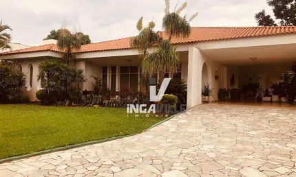 Na Zona 5 uma linda casa em um terreno de  2.233 m²