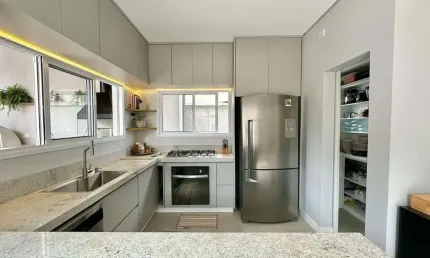 Casa com 3 dormitórios à venda - Itapema - Guararema/SP