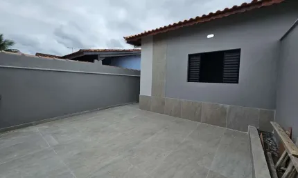 Casa para Venda em Mongaguá, Florida, 3 dormitórios, 2 banheiros, 2 vagas