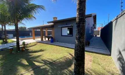 Casa para Venda em Itanhaém, Jardim Grandesp, 4 dormitórios, 1 suíte, 3 banheiros, 8 vagas